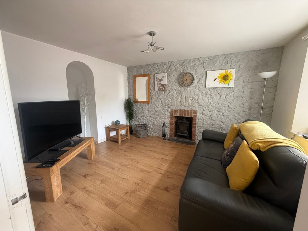 Property photo 2 of 9 Lounge