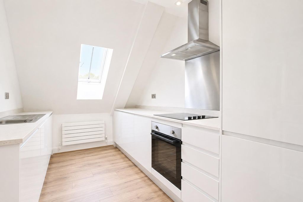 Property photo 1 of 7 Kitchen