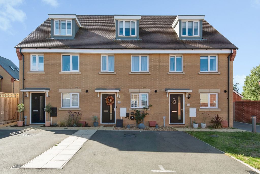 Property photo 1 of 18 Pbox-Img.Jpg