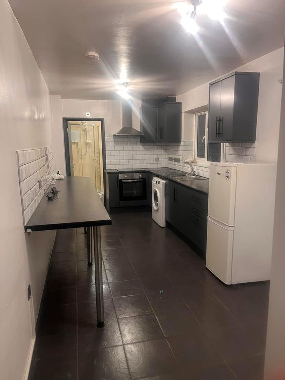 Property photo 1 of 8 Photo 0