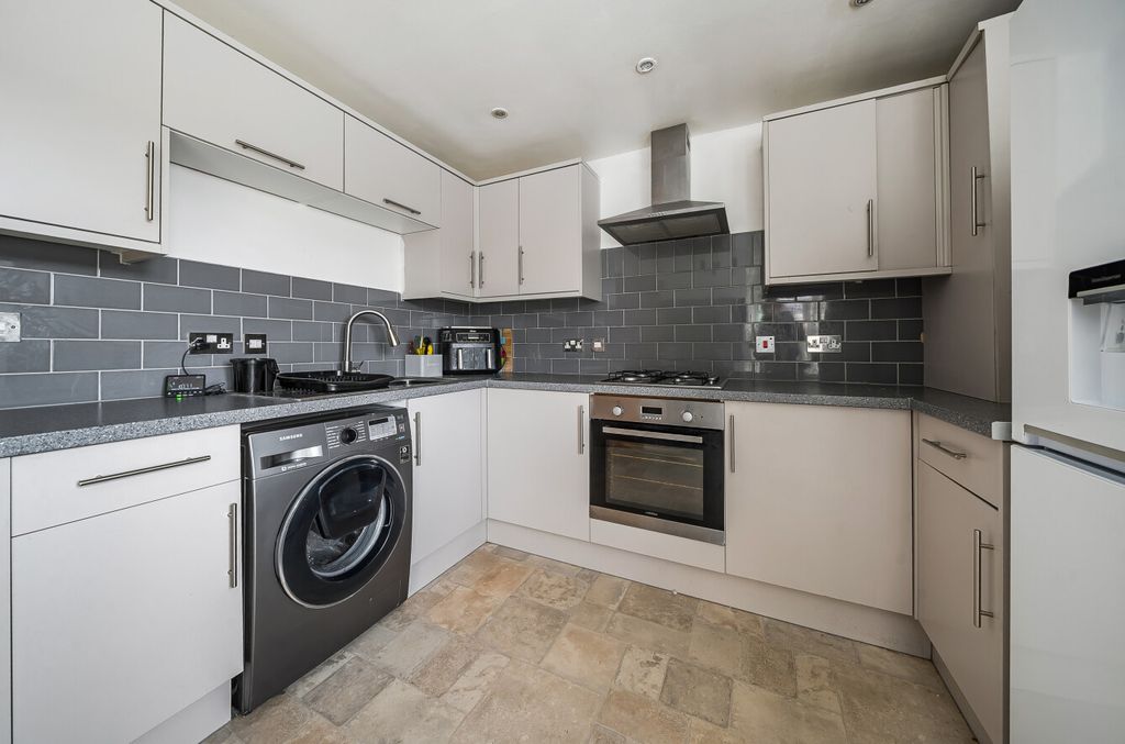 Property photo 3 of 13 1415284-1-69972E3...