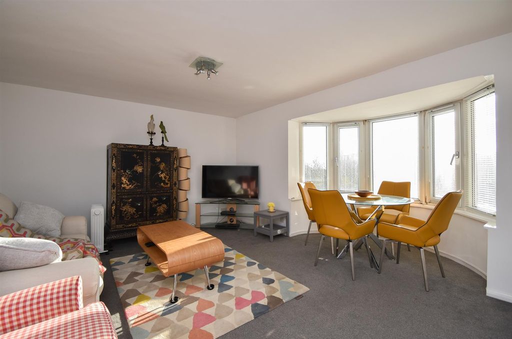 Property photo 3 of 12 Open Plan Living Room