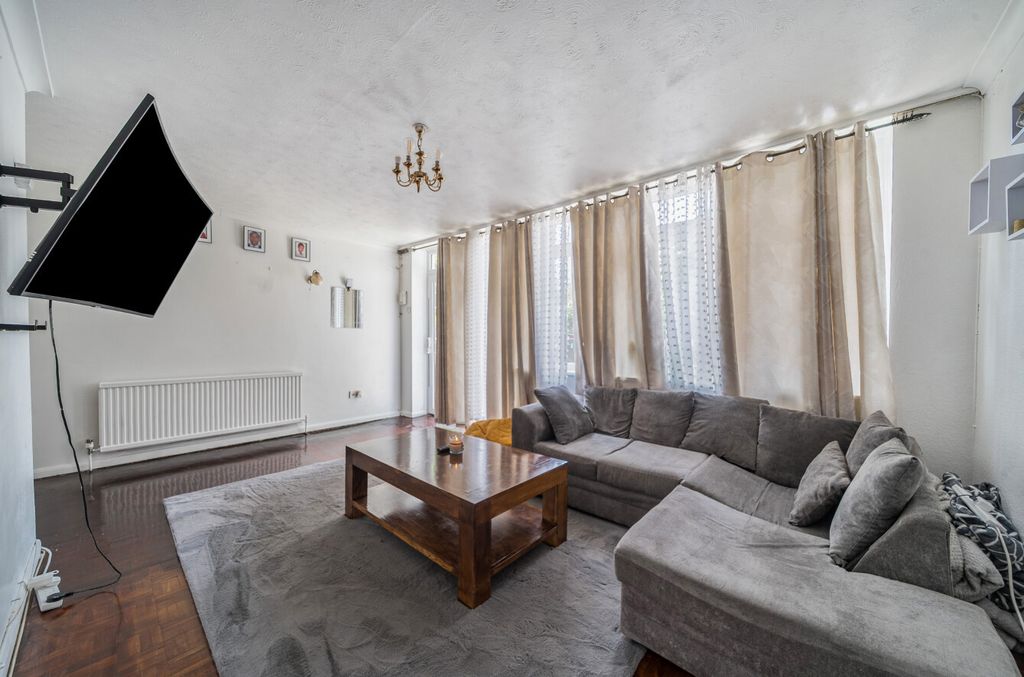 Property photo 3 of 12 1344959-18-68Adb5...