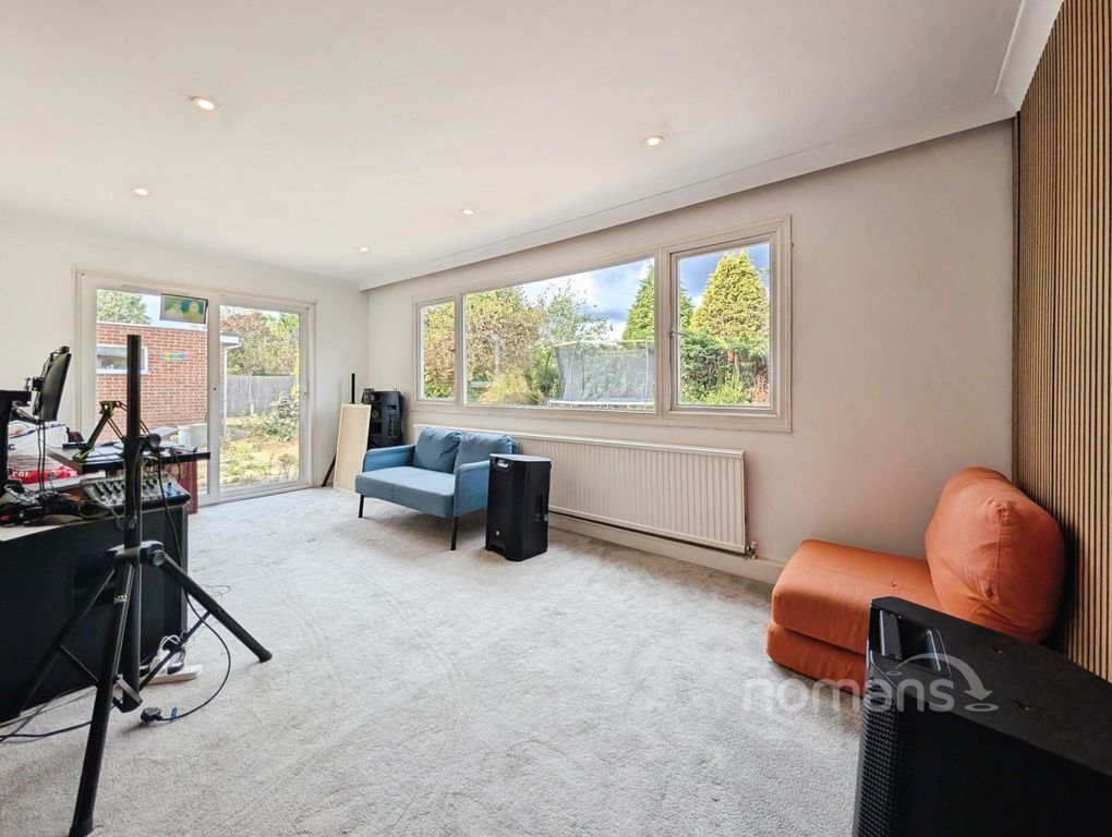 Property photo 3 of 21 Pbox-Img.Jpg