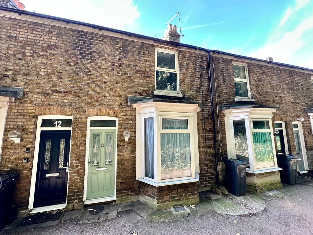 Property photo 1 of 12