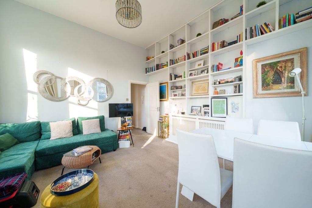 Property photo 2 of 8