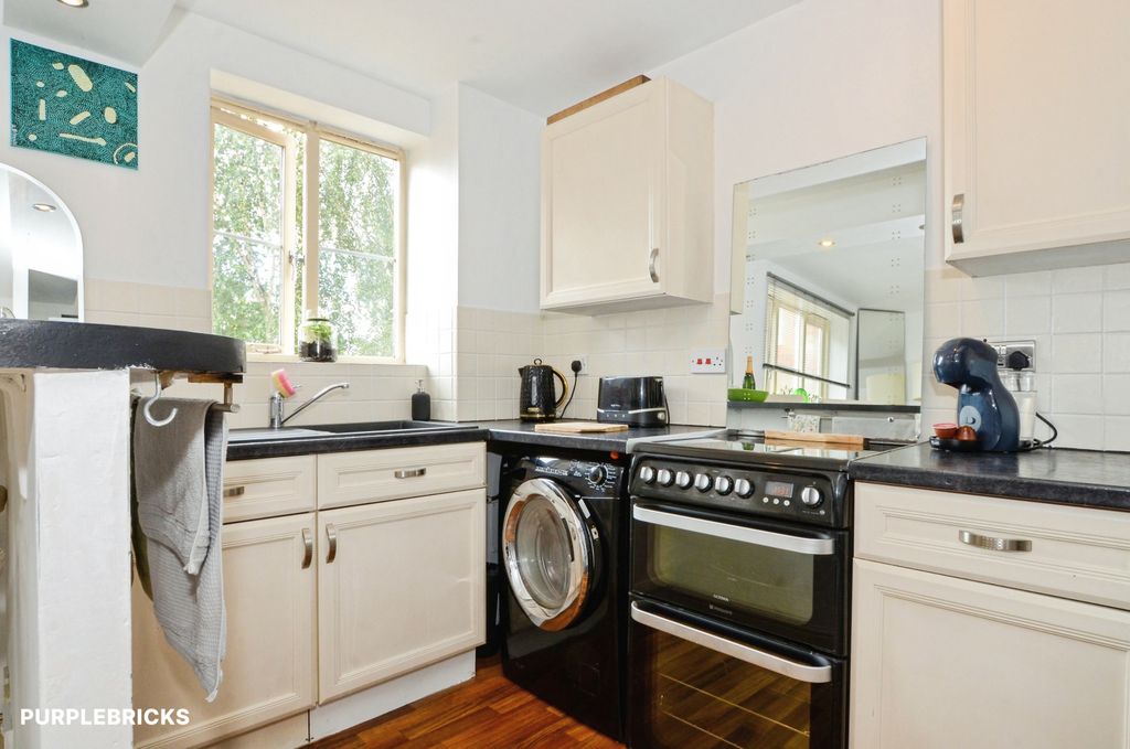 Property photo 2 of 12 Kitchen