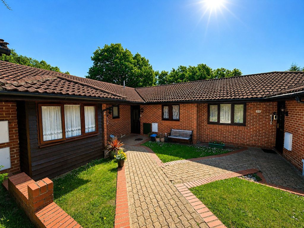 Property photo 1 of 11 Picture No. 18