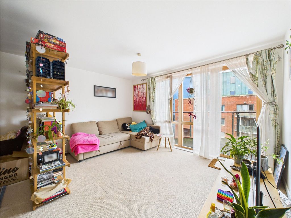 Property photo 3 of 16 Picture No. 05