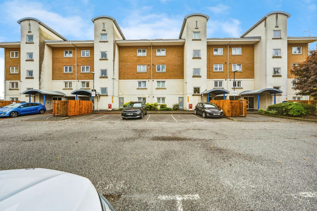 Property photo 1 of 22 Front View