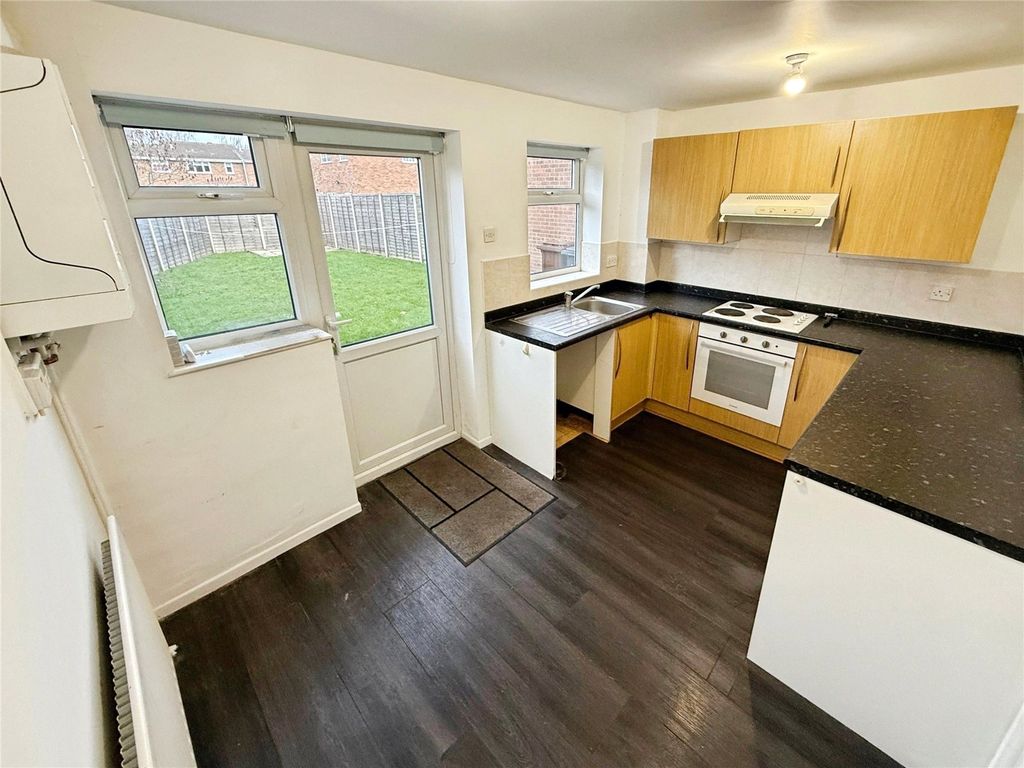 Property photo 2 of 11 Kitchen