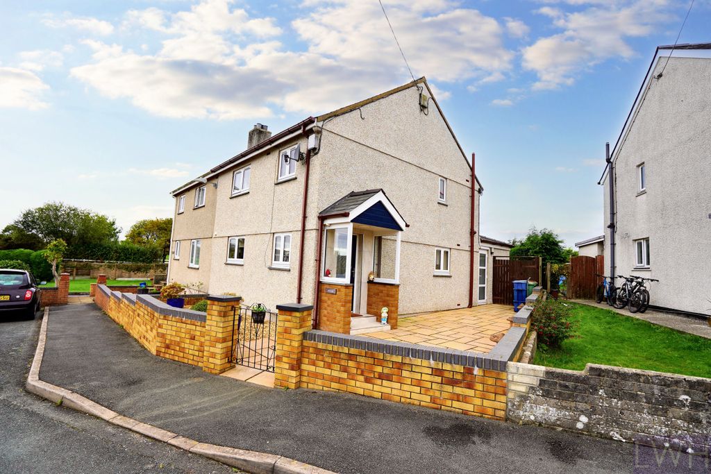 Property photo 1 of 19 Front