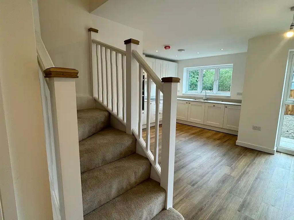 Property photo 3 of 11 Photo 10
