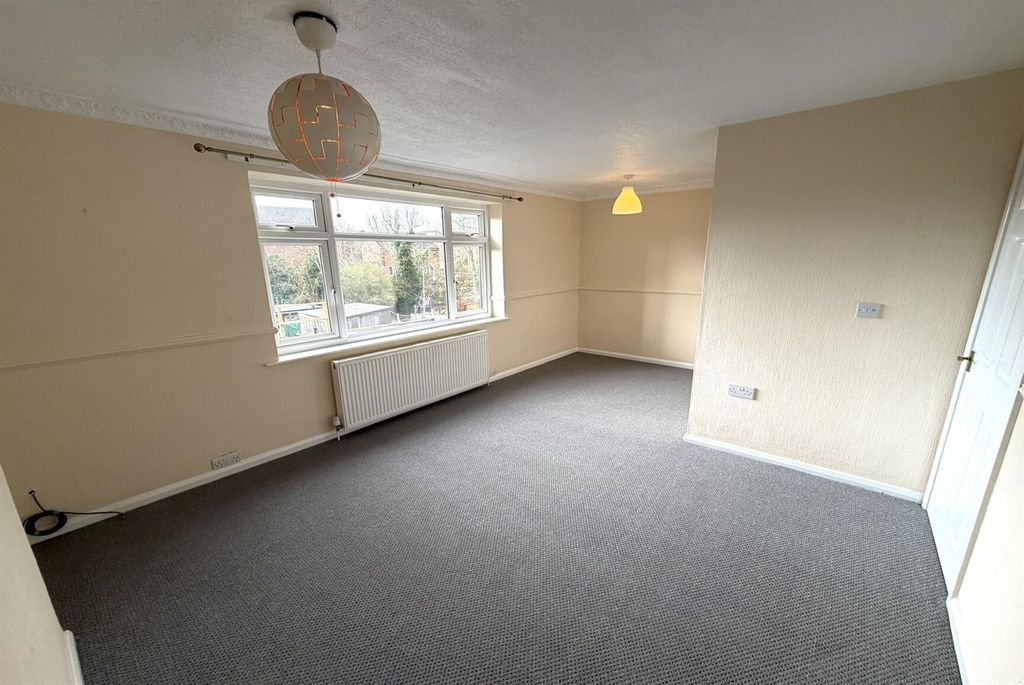 Property photo 3 of 13 Living Room.Jpg