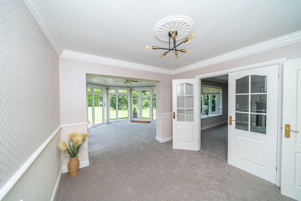 Property photo 3 of 34