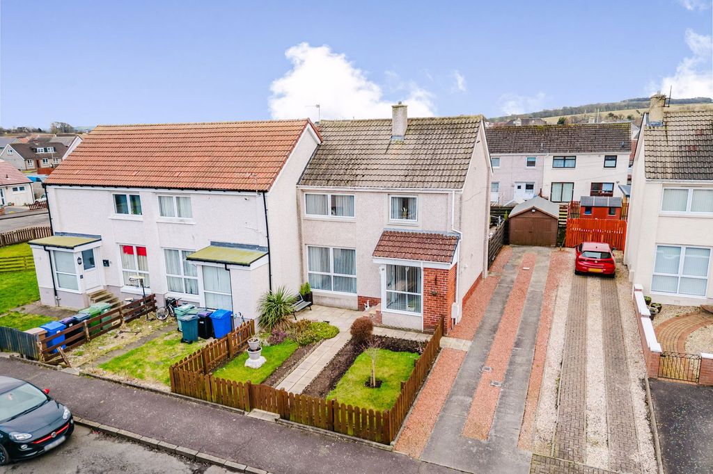 Property photo 2 of 28