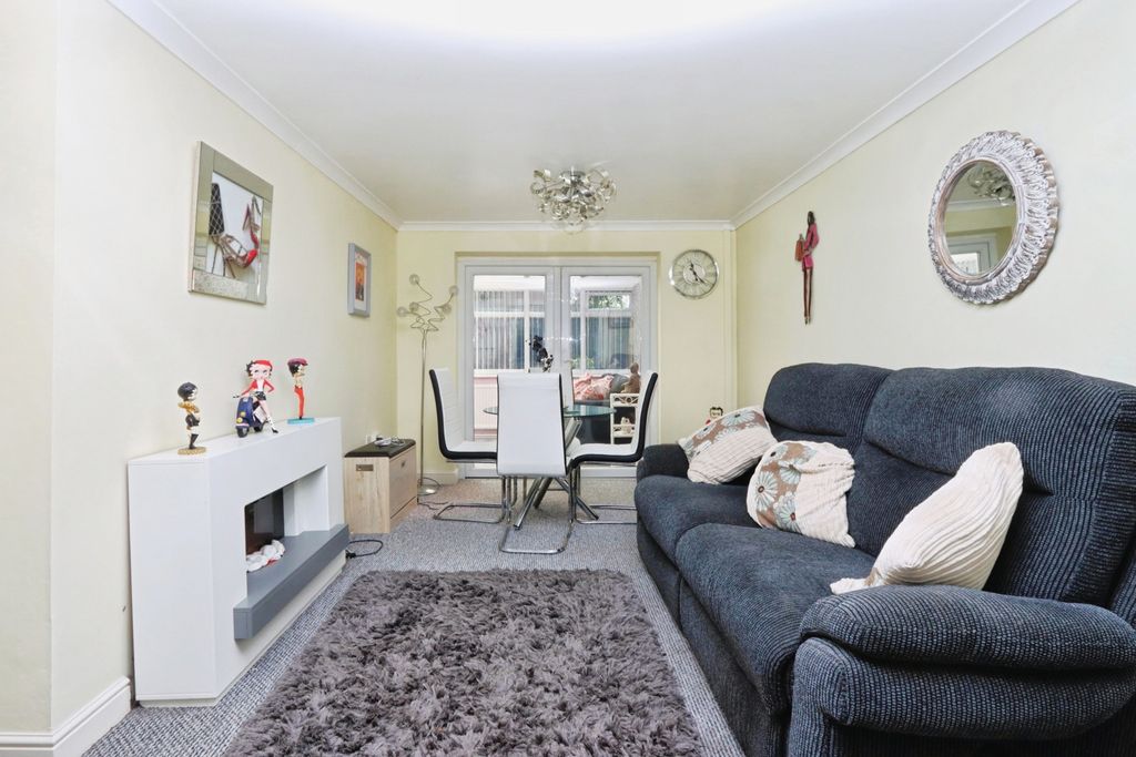 Property photo 3 of 13 Pbox-Img.Jpg