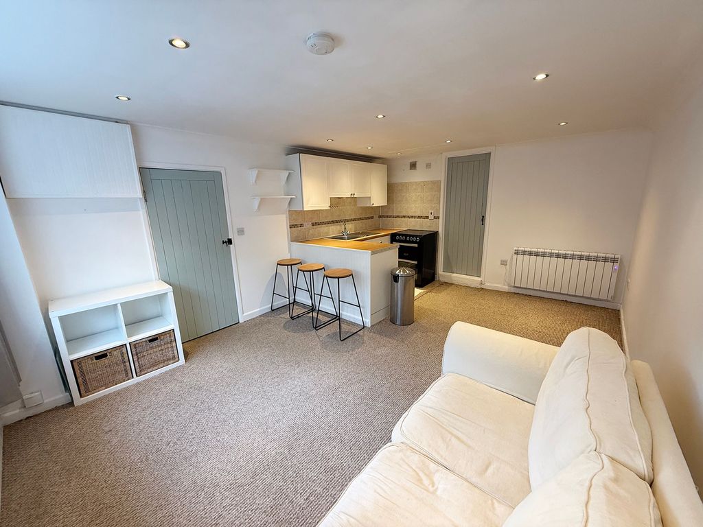 Property photo 3 of 20 Lounge/Kitchen/Diner