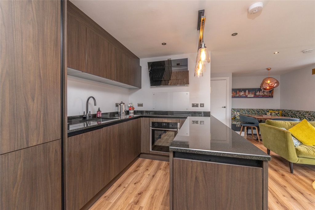 Property photo 3 of 40 Kitchen