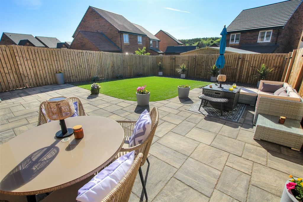Property photo 2 of 20 Rear Garden