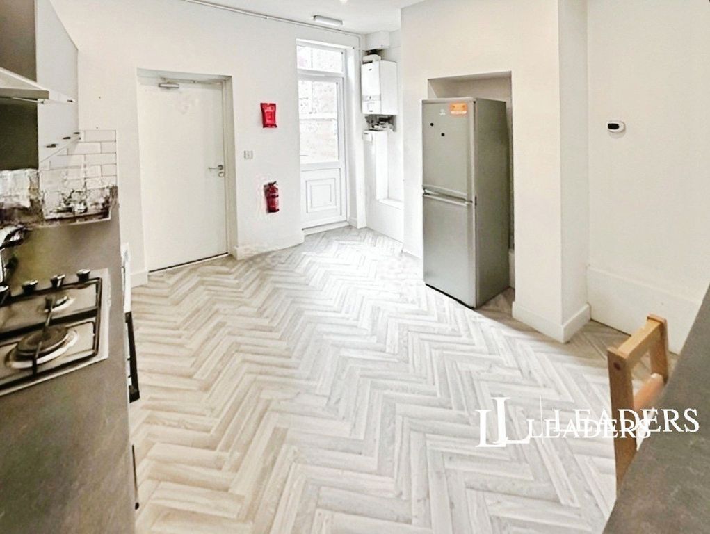 Property photo 3 of 7 Pbox-Img.Jpg
