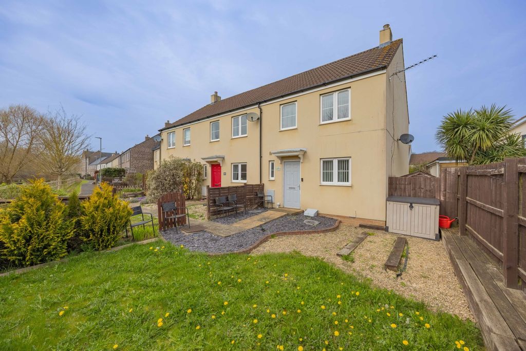 Property photo 3 of 23 Ewemove Taunton - Morse Road (8)