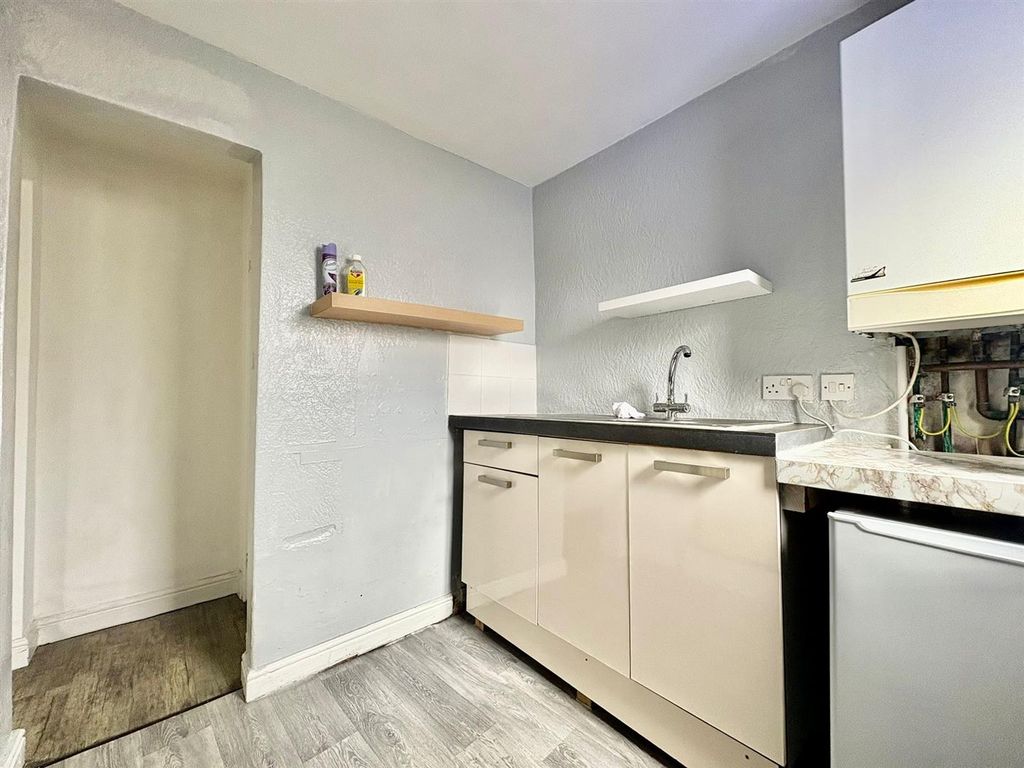 Property photo 3 of 12 8E73c45d-4A09-47ce-9899-8087449Cf36c.Jpg