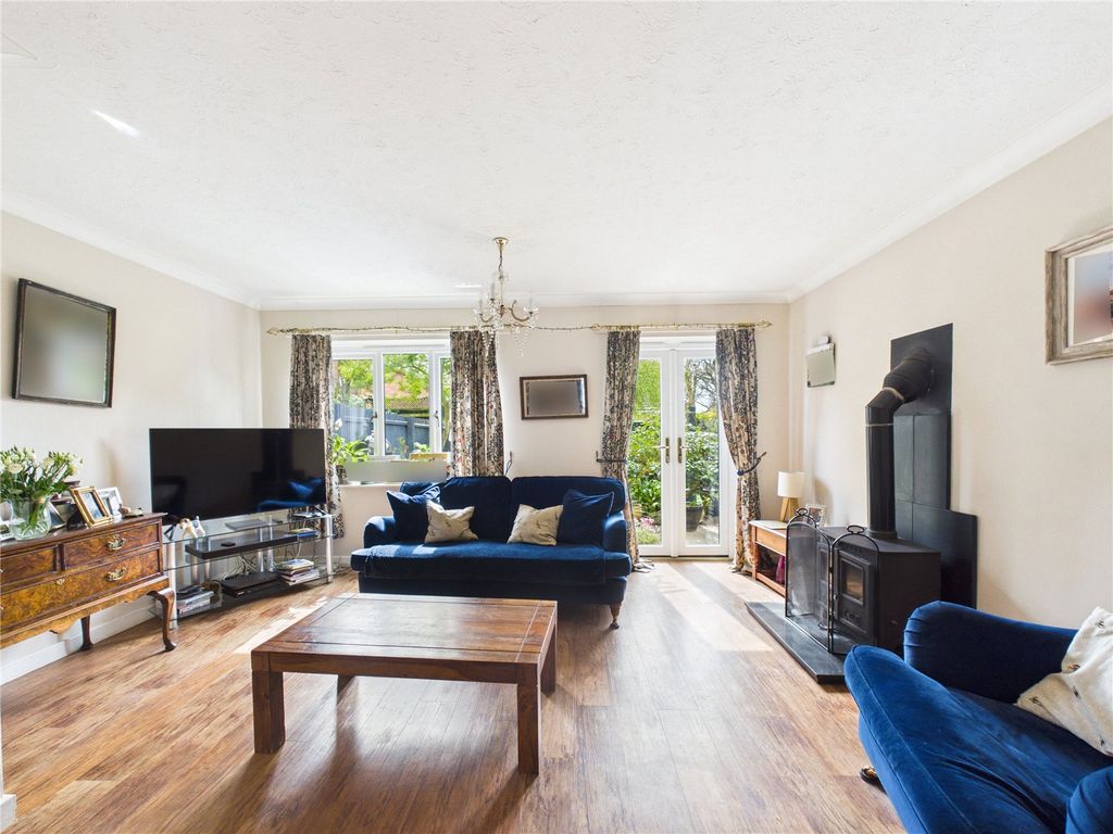 Property photo 2 of 10 Picture No. 12