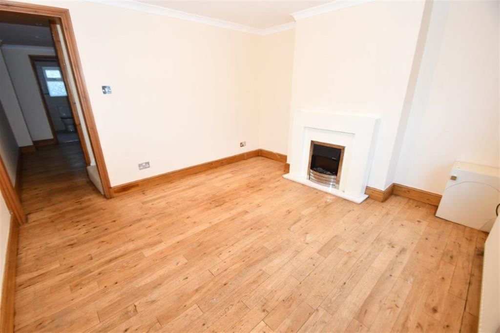 Property photo 3 of 7 Lounge