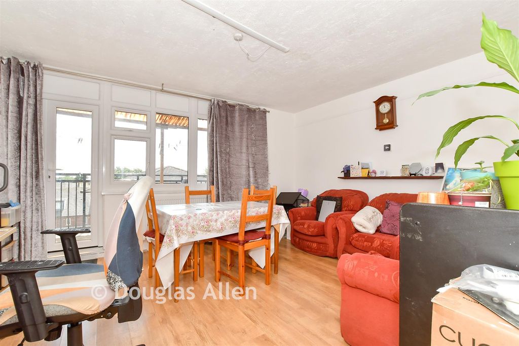 Property photo 1 of 13 Lounge/Diner