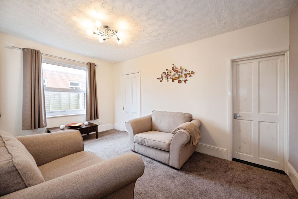 Property photo 2 of 16 Pbox-Img.Jpg