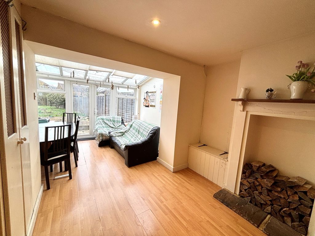 Property photo 3 of 8 Diner