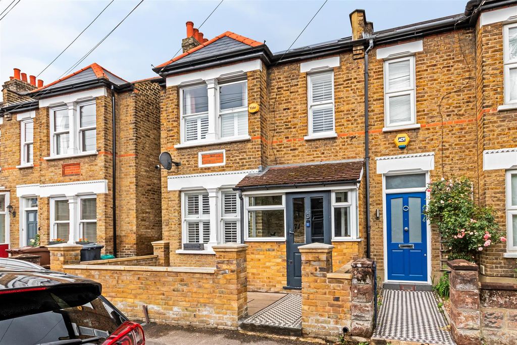 Property photo 1 of 19 External