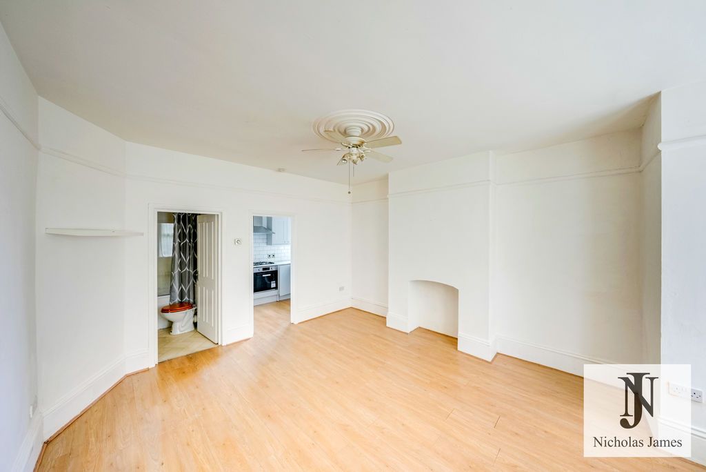 Property photo 1 of 17 Photo 1