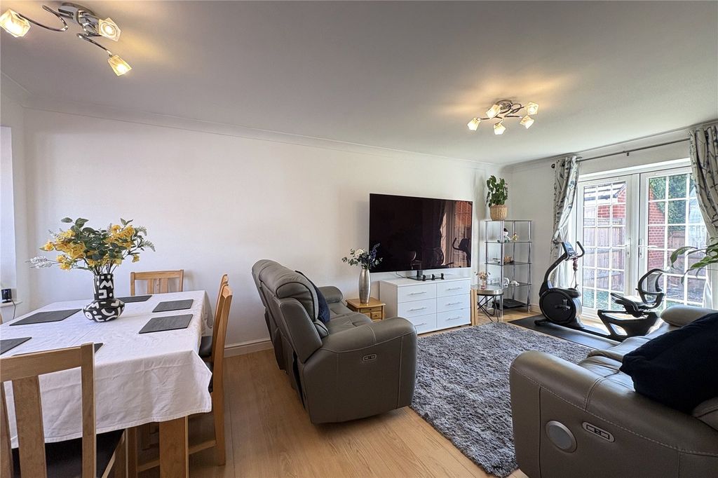 Property photo 2 of 19 Picture No. 18