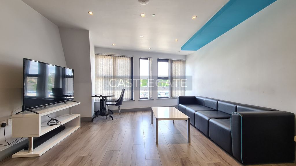 Property photo 3 of 10 Flat 17, Dundas Works, 15-17 Upperhead Row, Huddersfield, HD1 2Hn (3)