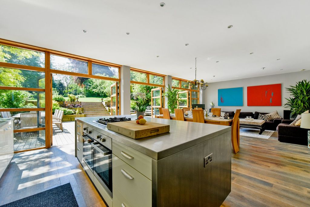 Property photo 2 of 18 Kitchen