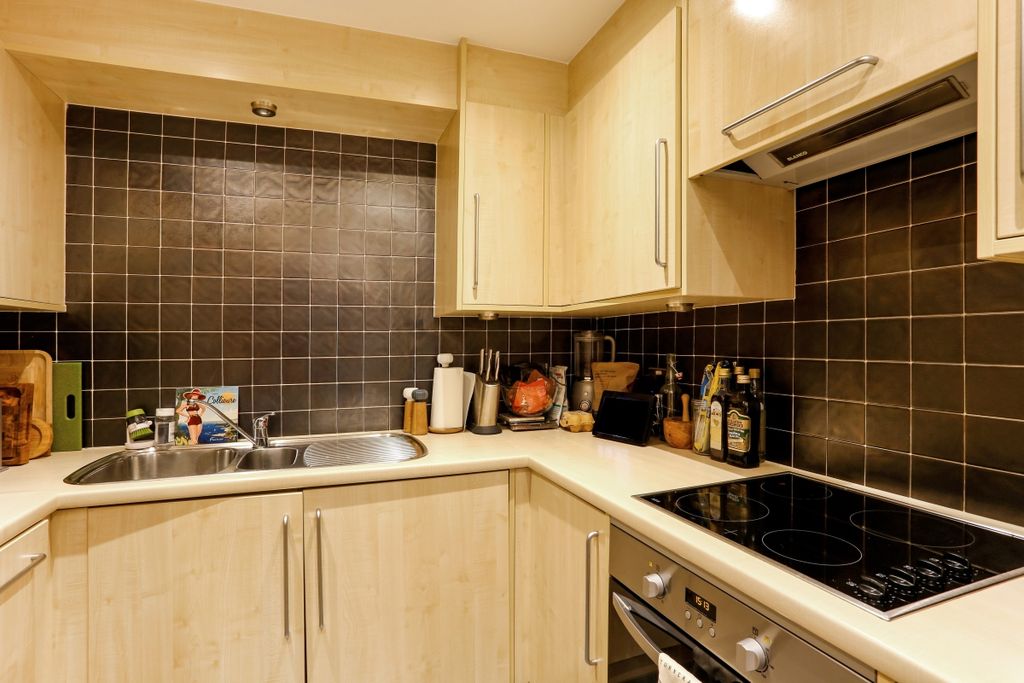 Property photo 3 of 17 Owen Street