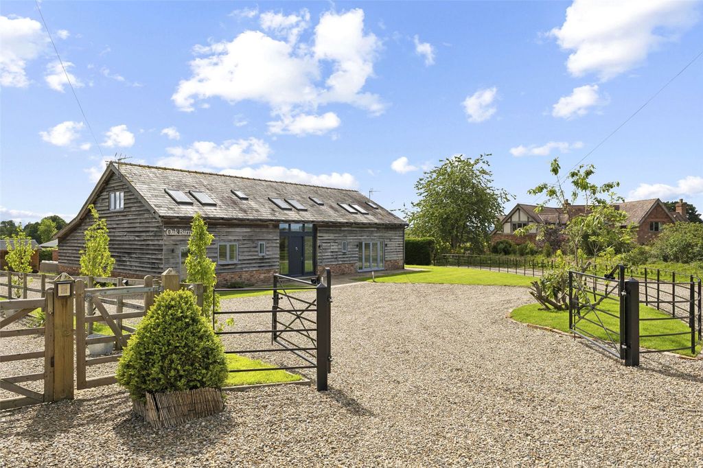 Property photo 2 of 20 Oak Barns