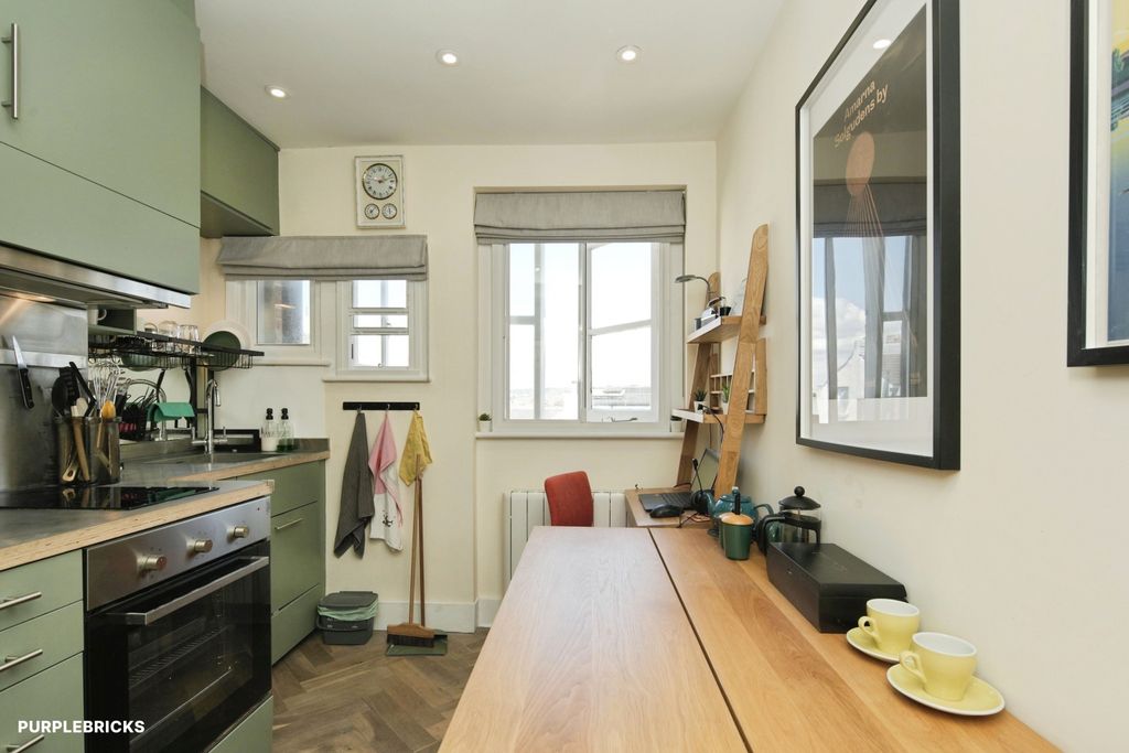 Property photo 3 of 12 Kitchen/Diner