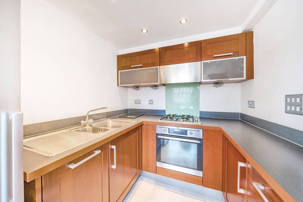 Property photo 3 of 8