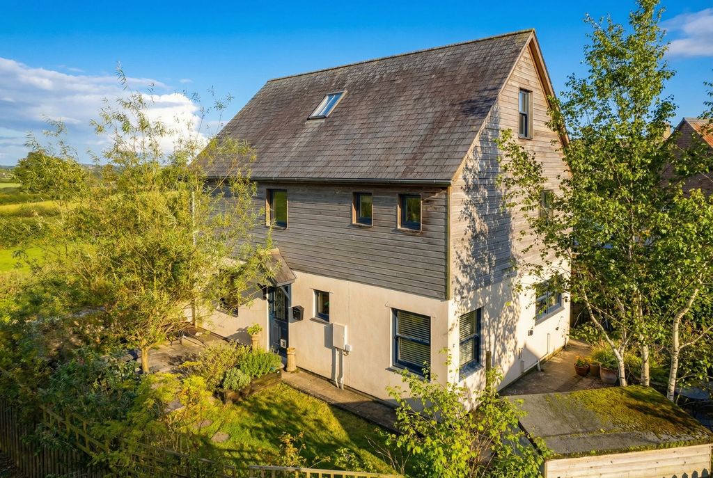 Property photo 1 of 40