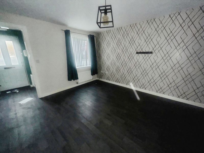 Property photo 3 of 9 Photo 7