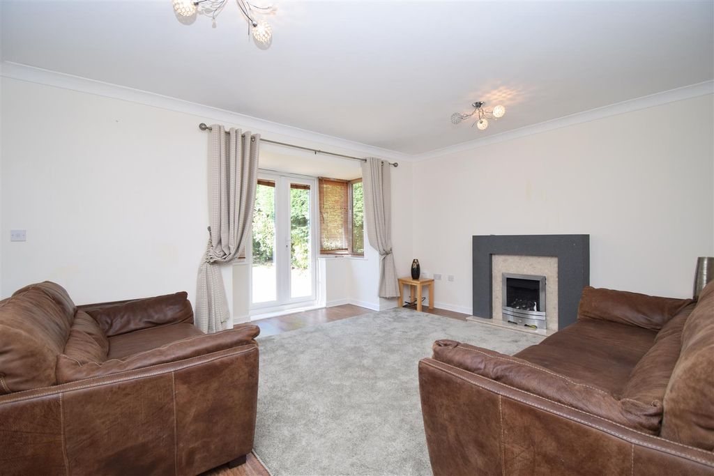 Property photo 2 of 24