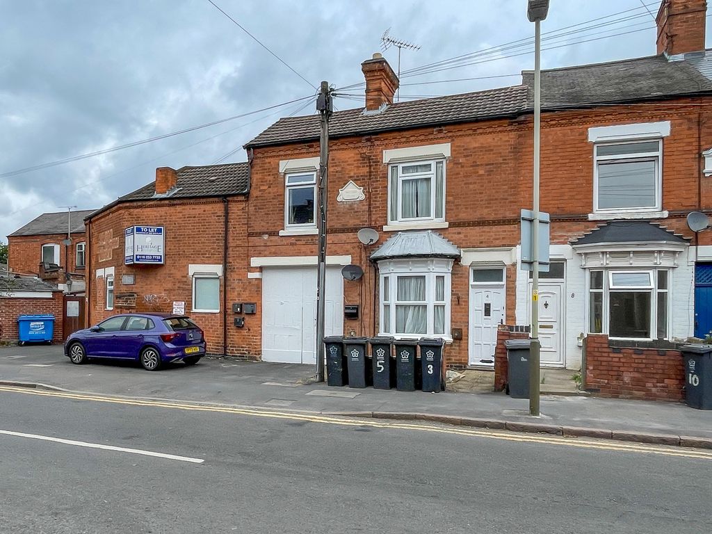 Property photo 1 of 32