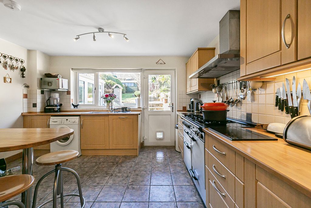 Property photo 3 of 13 Kitchen