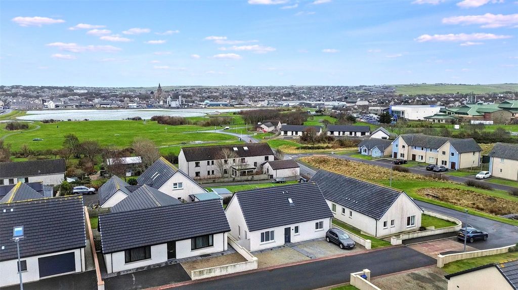 Property photo 2 of 17 Location