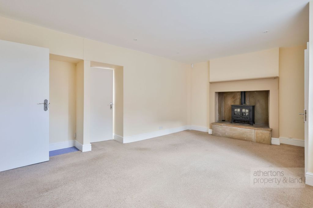 Property photo 3 of 35