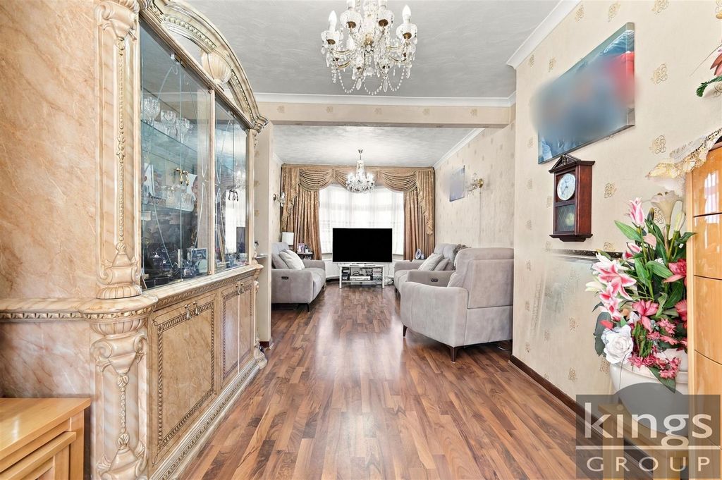 Property photo 3 of 23