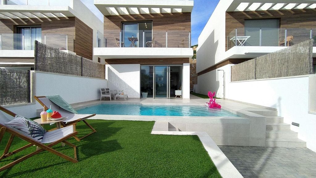 Property photo 1 of 20 Villa In Orihuela Costa N7369
